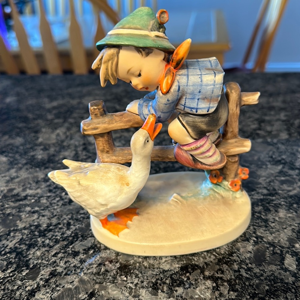 Hummel W. Goebel "Barnyard Hero"